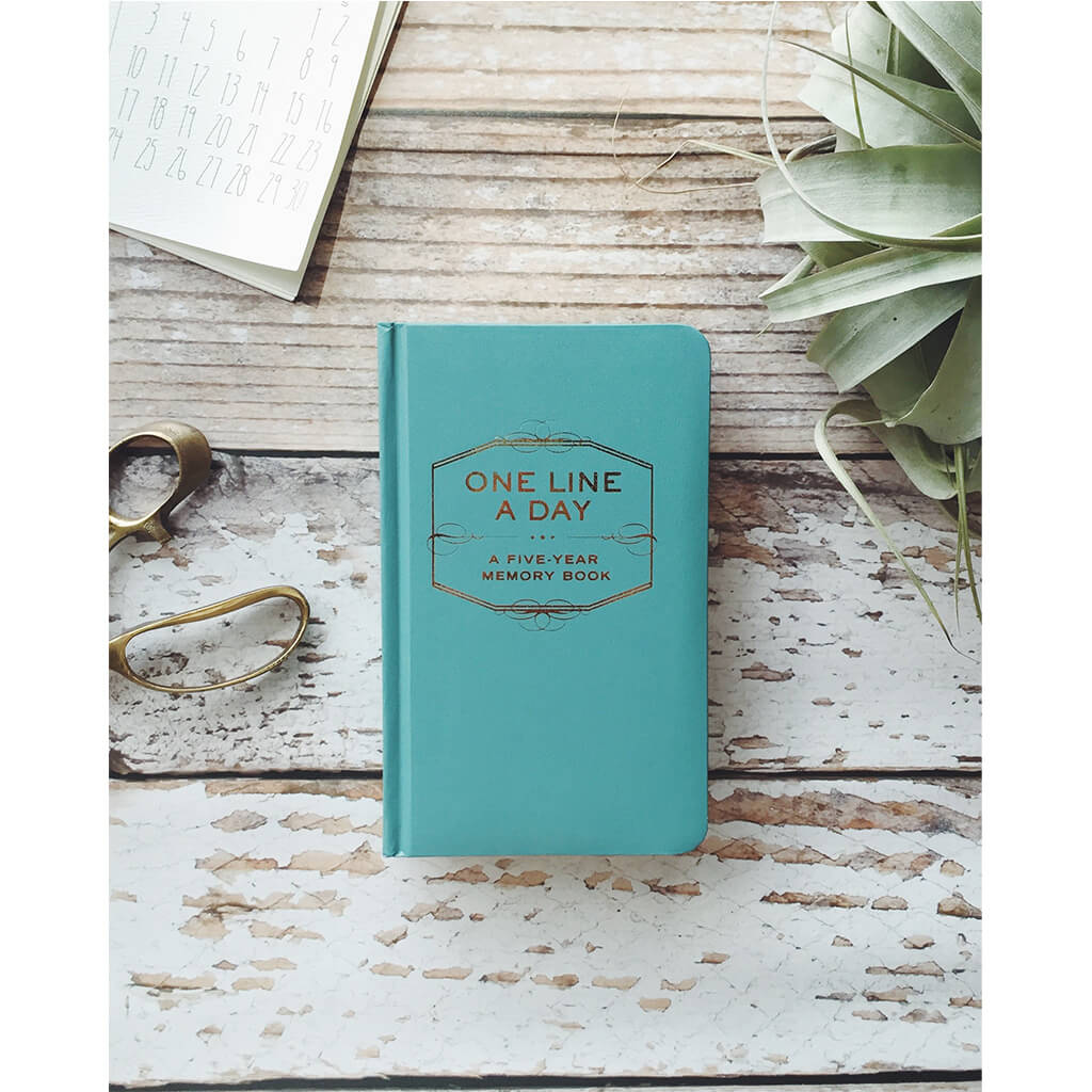 One Line A Day: A Five-Year Memory Book - Giftsmith
